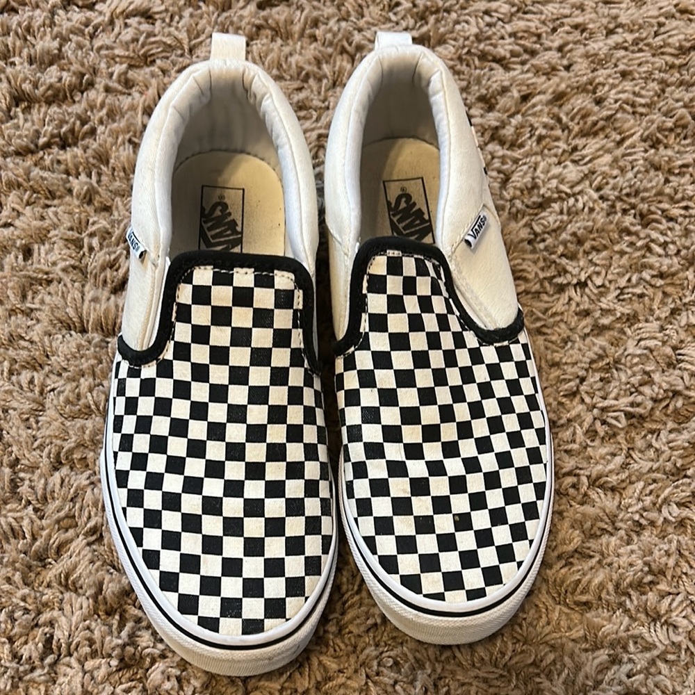 Vans youth 6  Checkered Slip-On Shoes - Black and White